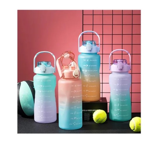 Botellas de agua deportivas de 2 litros con pegatinas de marcado